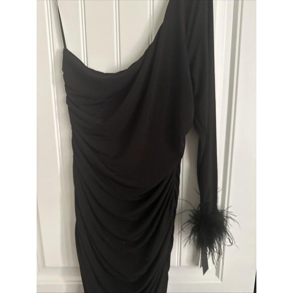City Studios Women's Plus Size One-Shoulder Feather-Cuff Gown Dress Black 18W - Picture 6 of 12